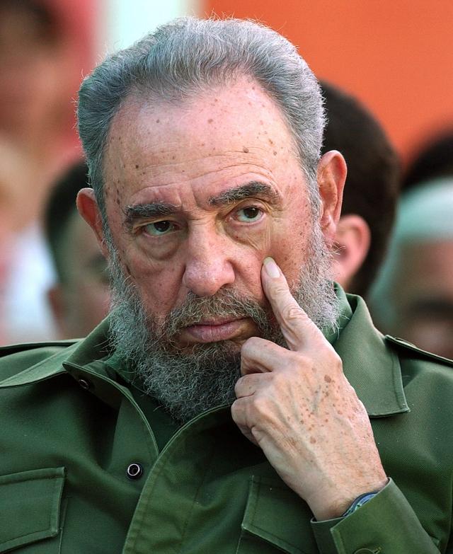 Cuba rinde primer homenaje masivo a Fidel Castro en la Plaza de la Revolución