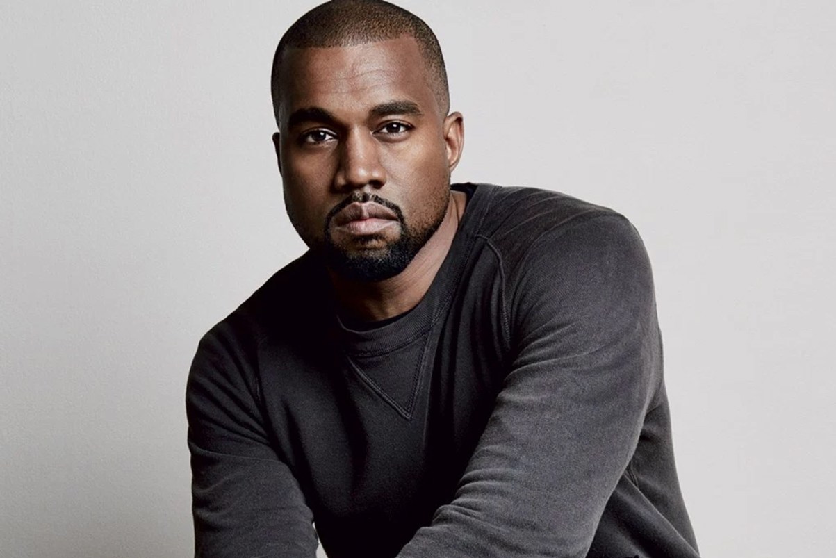 Kanye West seguirá hospitalizado