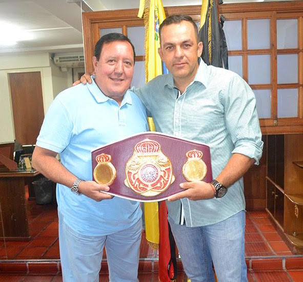 Carrizaleño se corona campeón mundial de kick boxing en categoría peso pesado