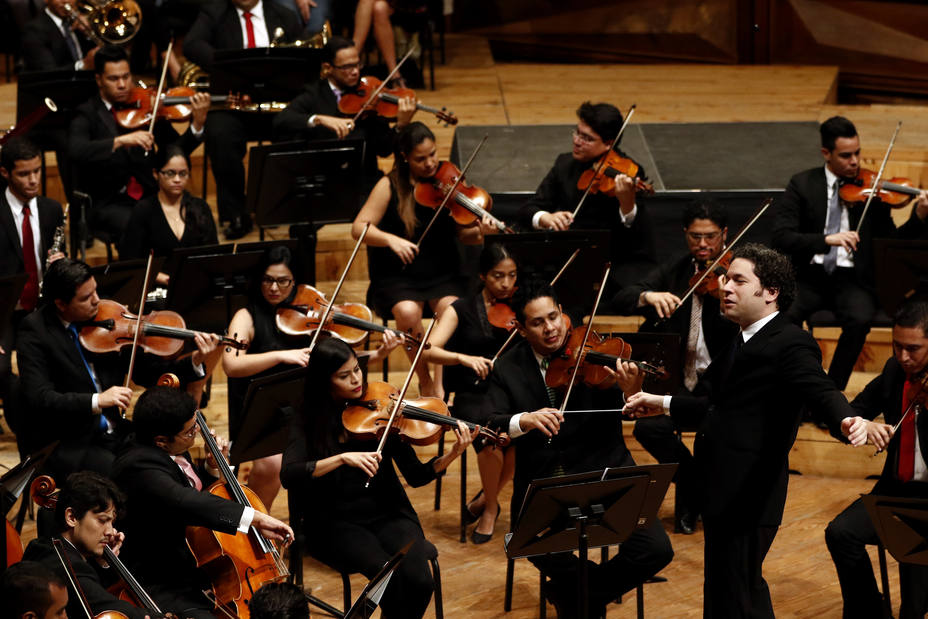 Orquesta Sinfónica Simón Bolívar dio un concierto navideño de antología