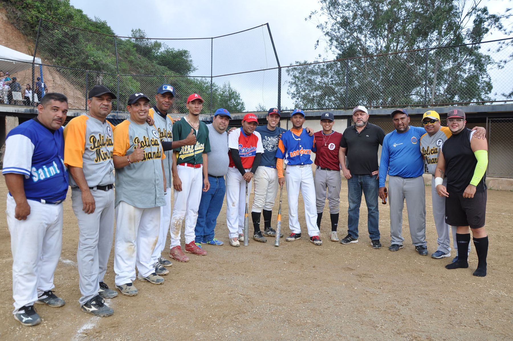 Club Centro de Amigos abrió navidad con encuentro deportivo