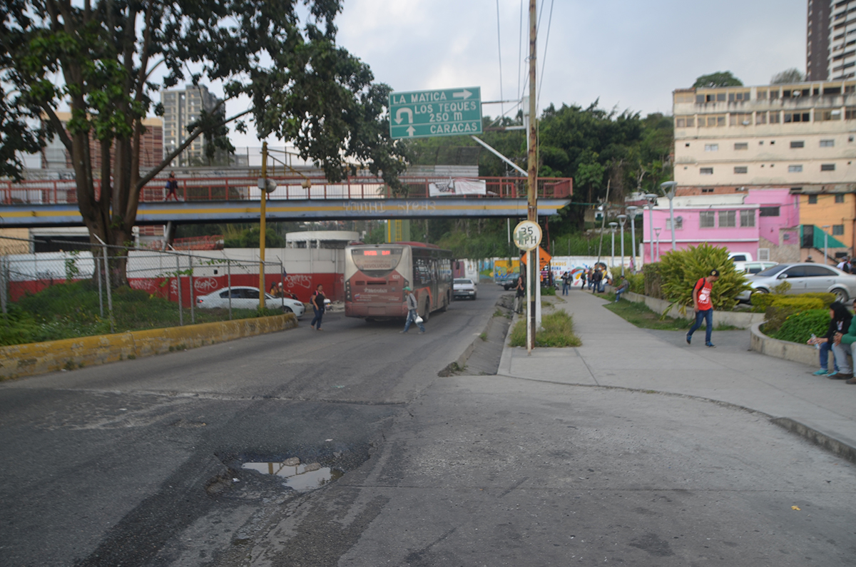 Par de choros azotan a motorizados en la Panamericana