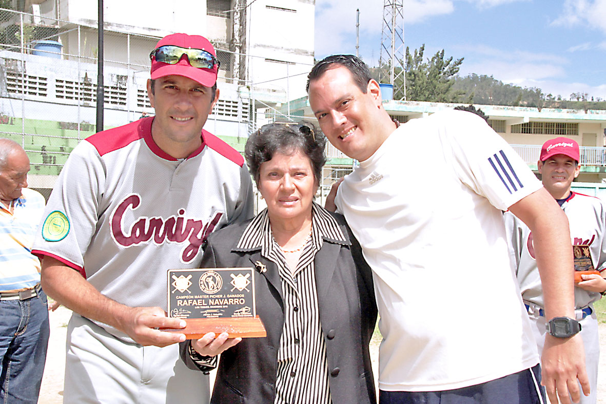 Inaugurada copa de beisbol Luis “Hueso” Navarro