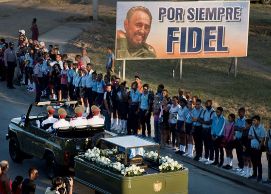 Con ceremonia privada entierran cenizas de Fidel Castro