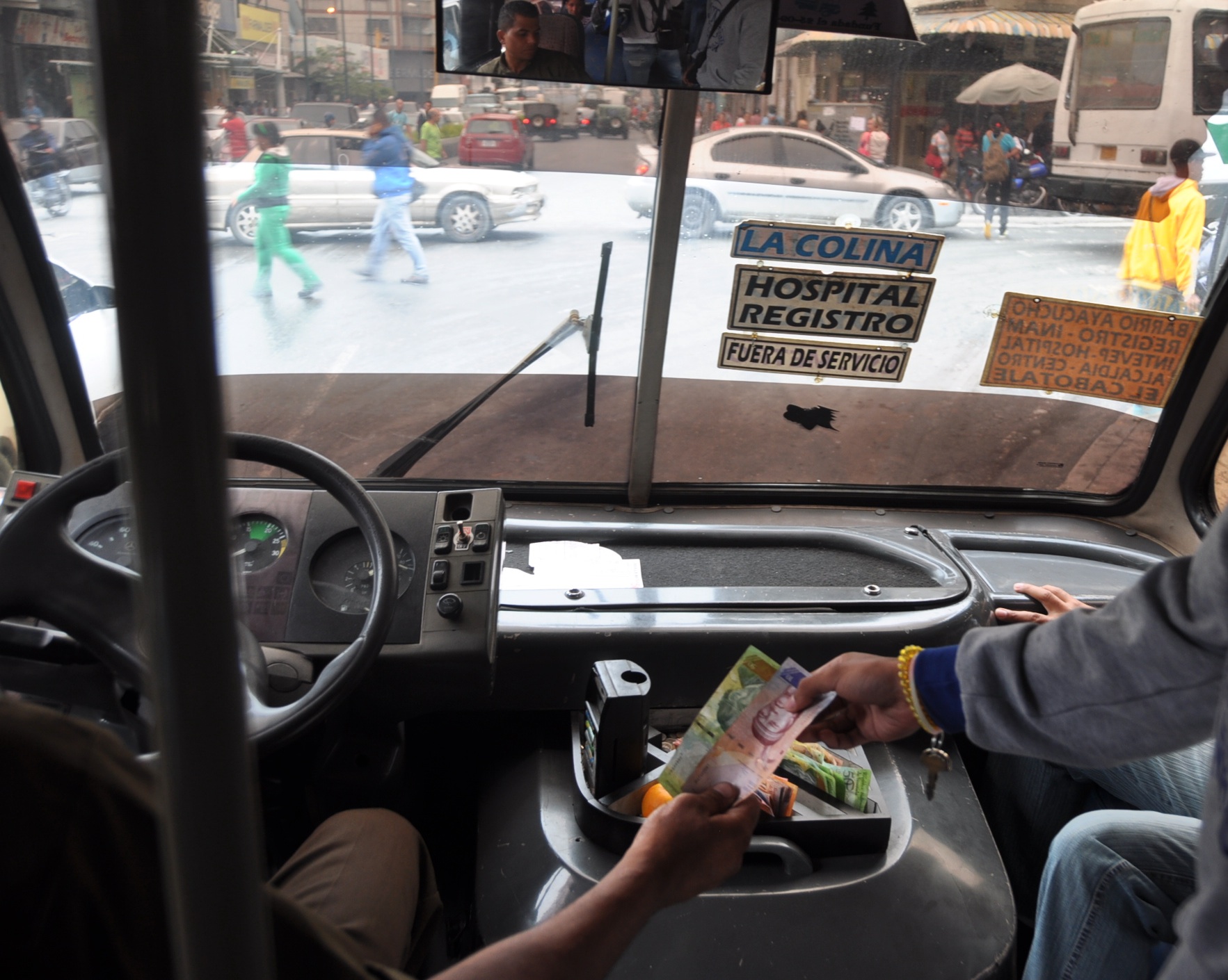 Autobuseros de líneas urbanas descartan aumento