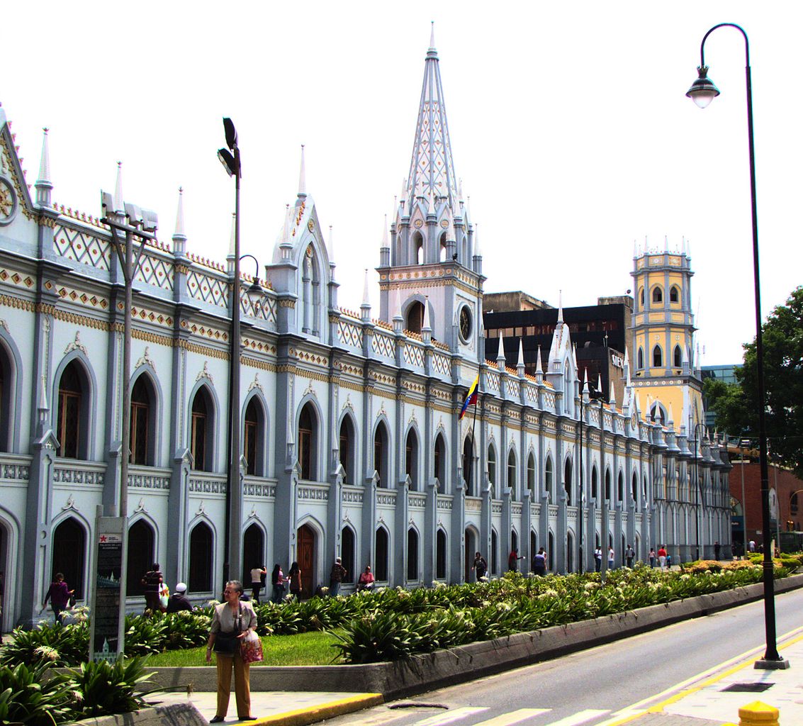 Asaltan Palacio de las Academias en Caracas
