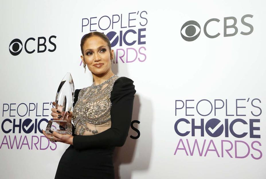 Sofía Vergara y J-Lo deslumbraron en los People’s Choice Awards