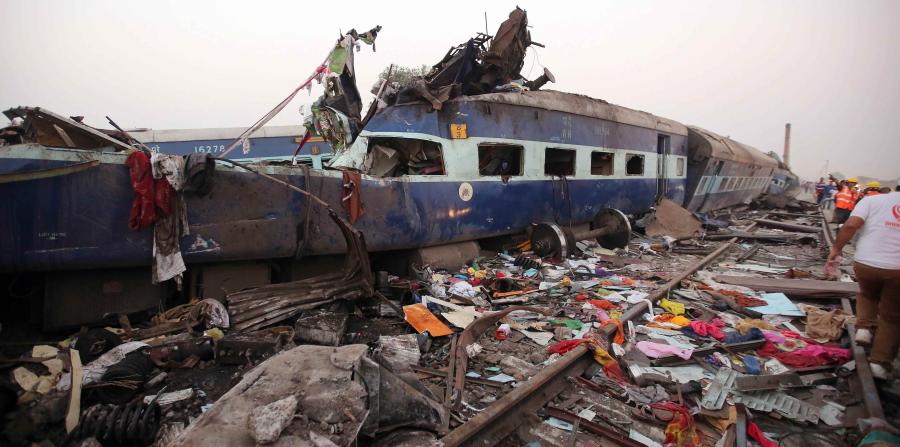 39 fallecidos y 50 heridos tras descarrilamiento de tren en India