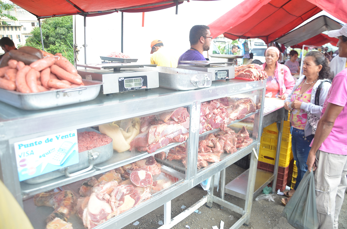 Ventas de carne se mantienen en expendios populares