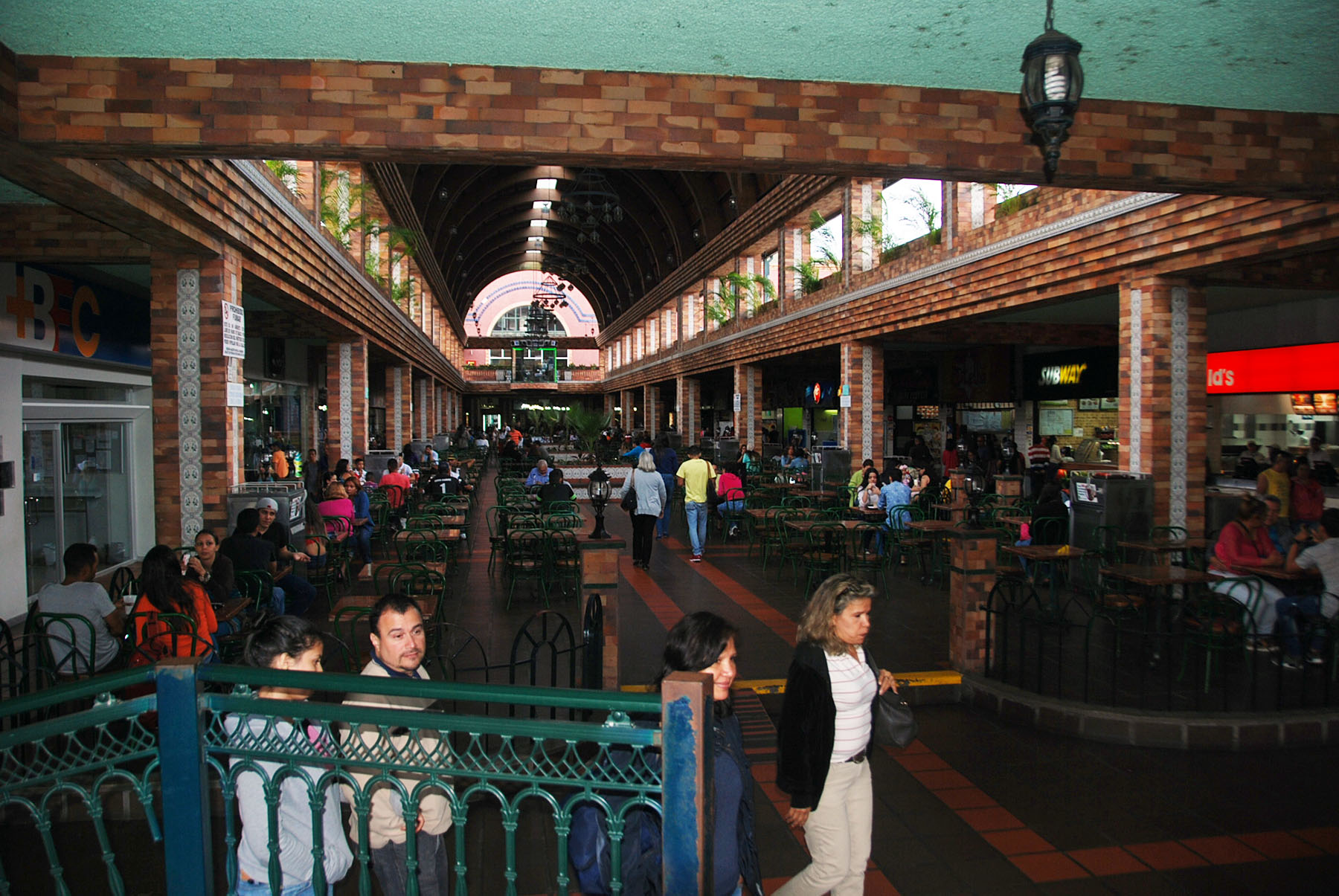 Almorzar en una feria cuesta un dineral