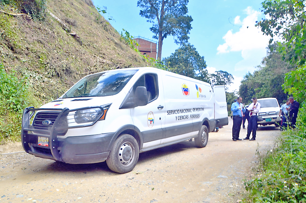 Hallan cadáver tiroteado en una cuneta de Pozo de Rosas