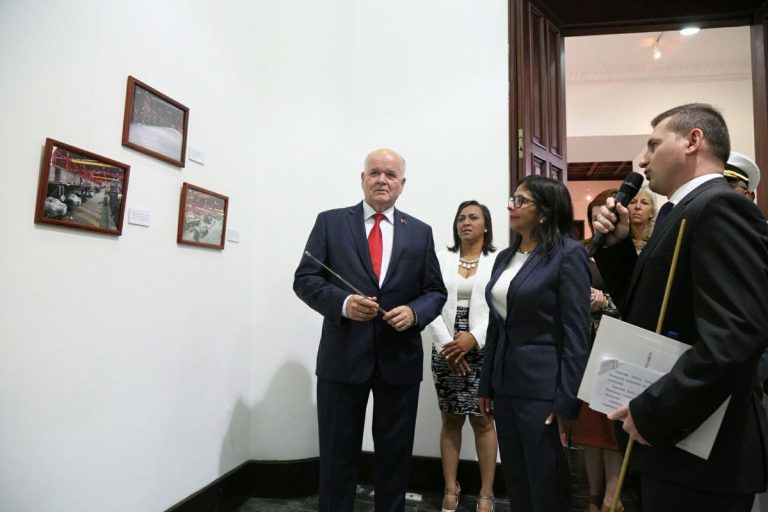 Inauguraron Exposición Fotográfica para conmemorar relaciones diplomática entre Venezuela y Belarús