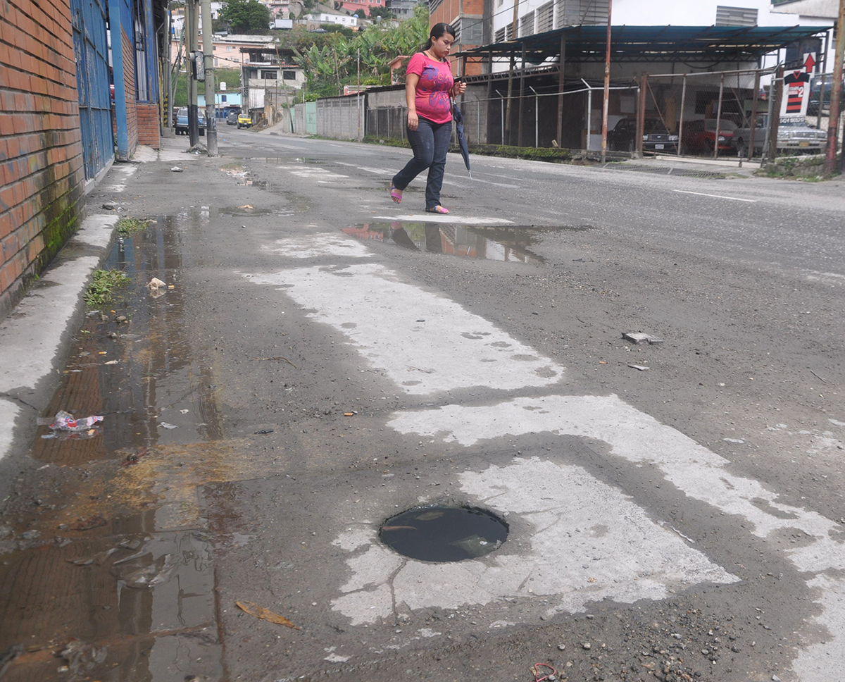 Piden reparación de botes de agua en Carrizal