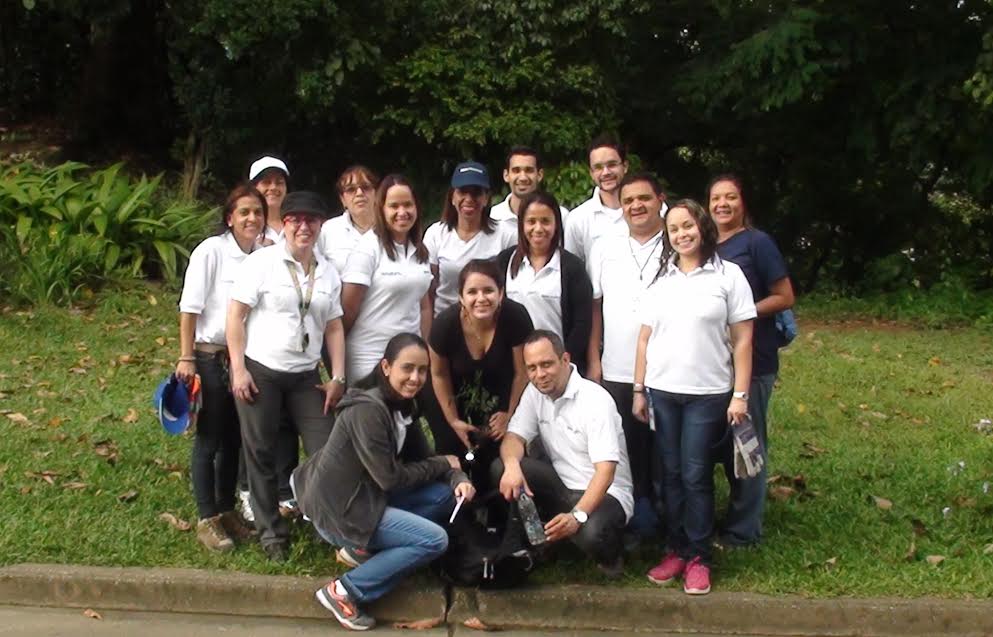 Voluntariado de BBVA Provincial colabora con el Jardín Botánico de Caracas