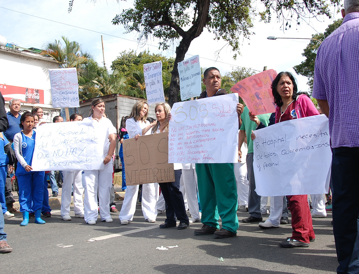 Personal del HVS protestó por falta de insumos