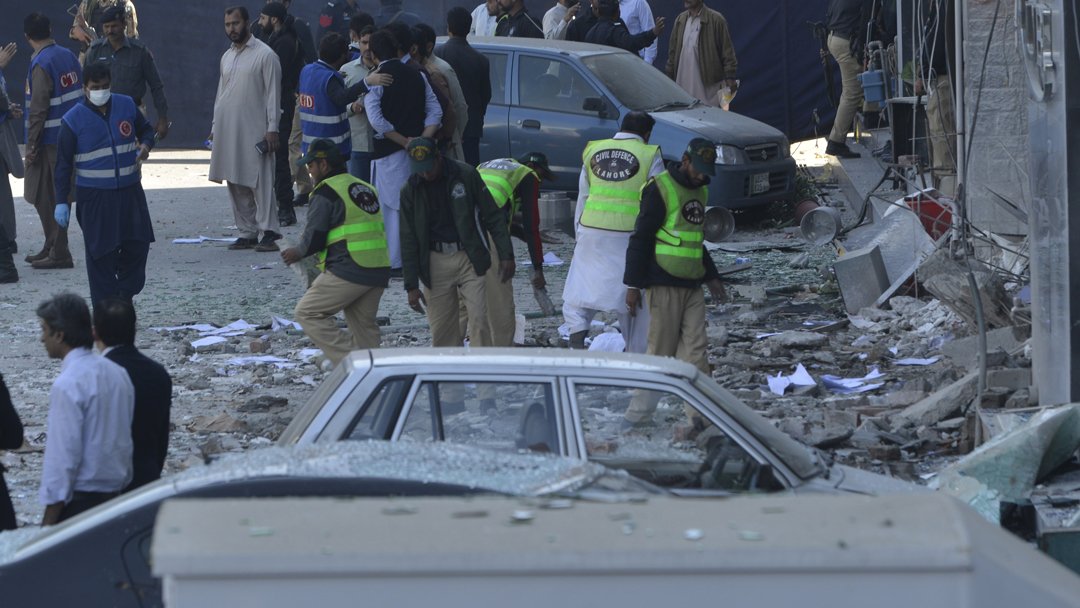 Al menos cinco muertos en un atentado con bomba en Pakistán