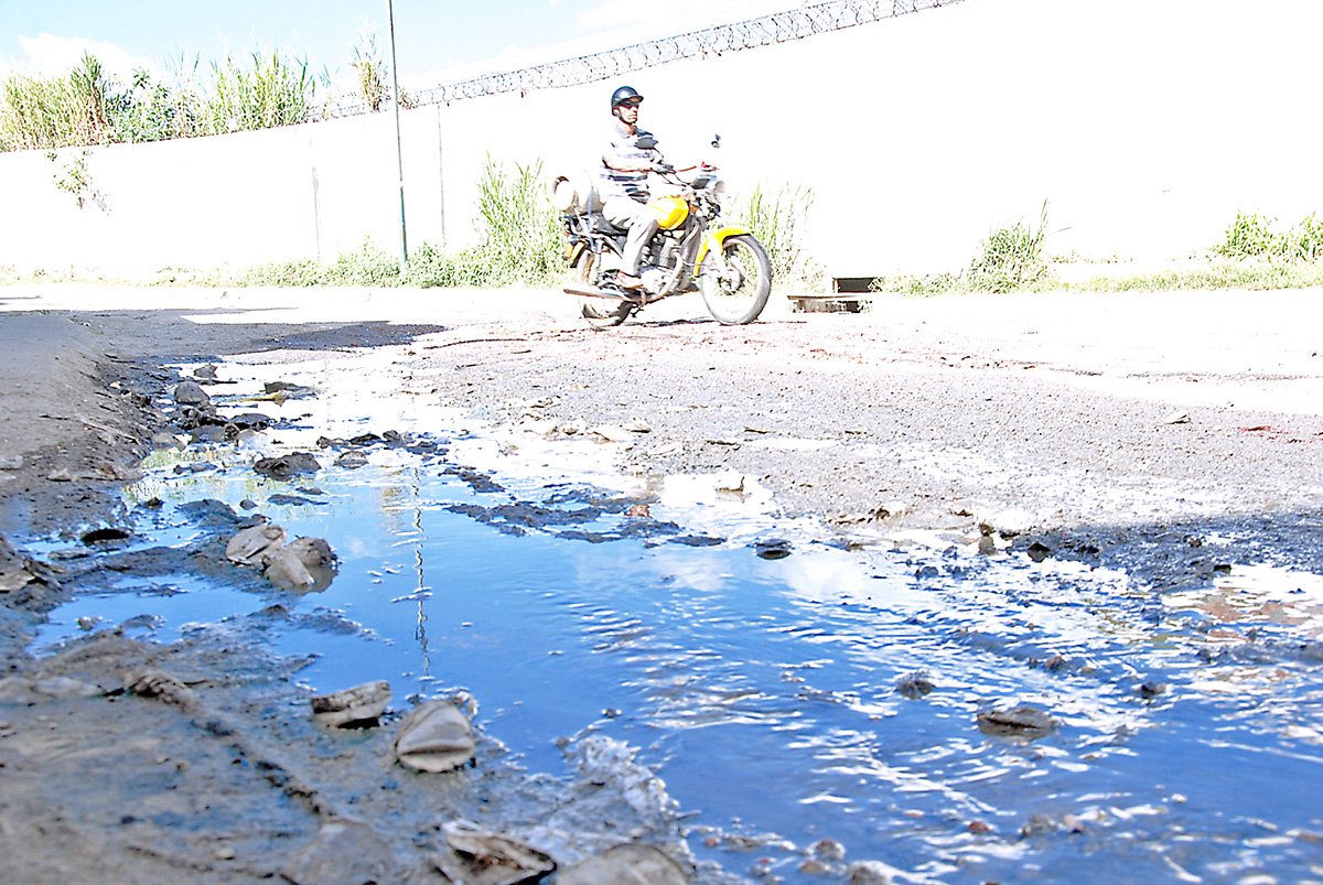 Claman por asfaltado en El Nacional