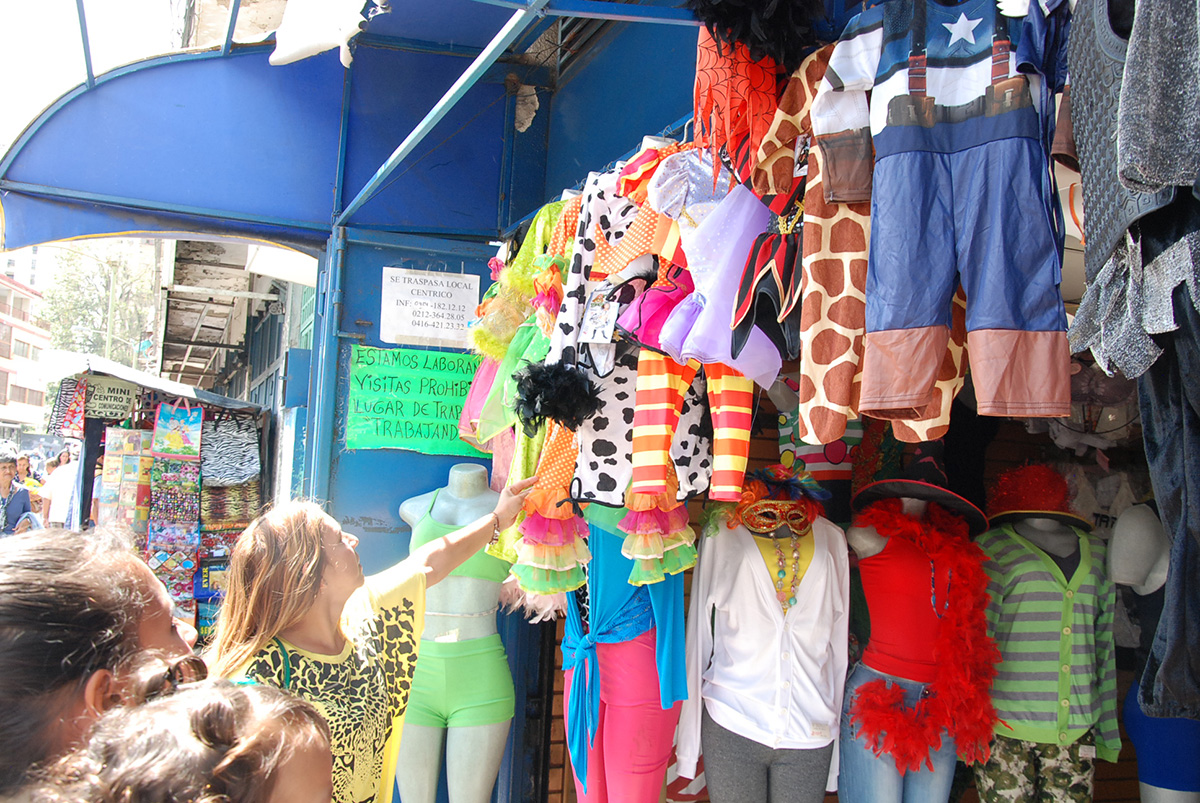 Sale caro disfrazar a un niño en carnaval