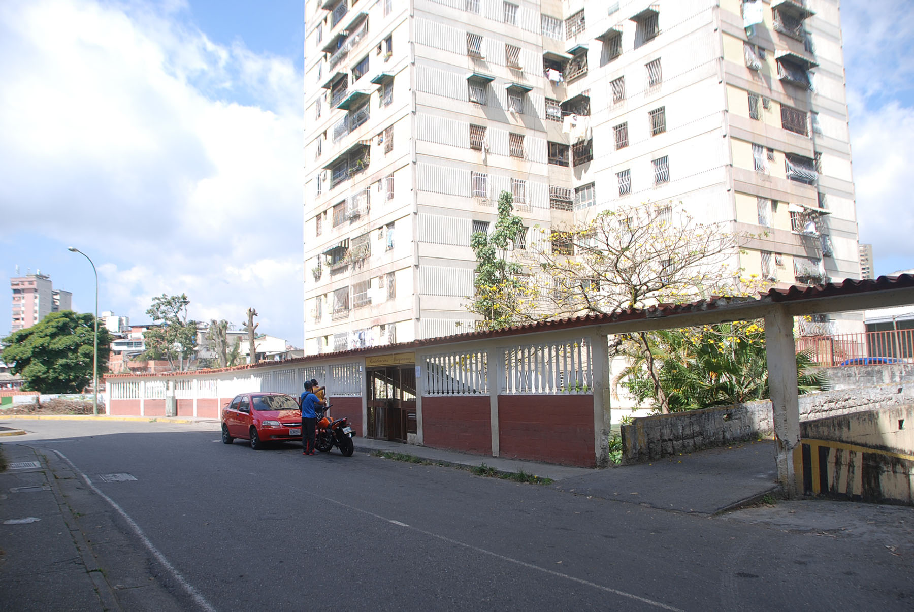 Dos meses sin línea telefónica en la Simón Bolívar