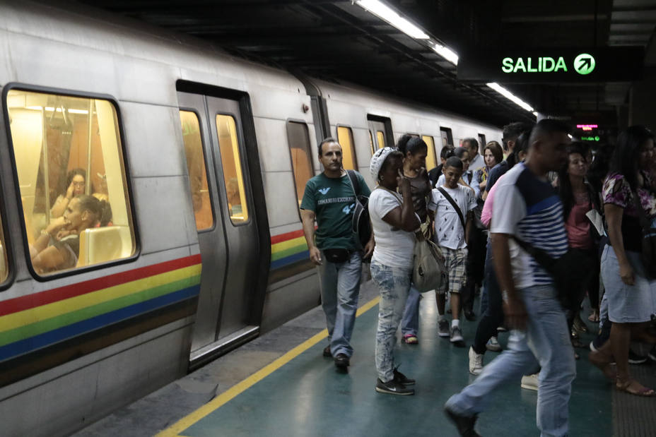 Hallan cadáver en rieles del metro de Caracas
