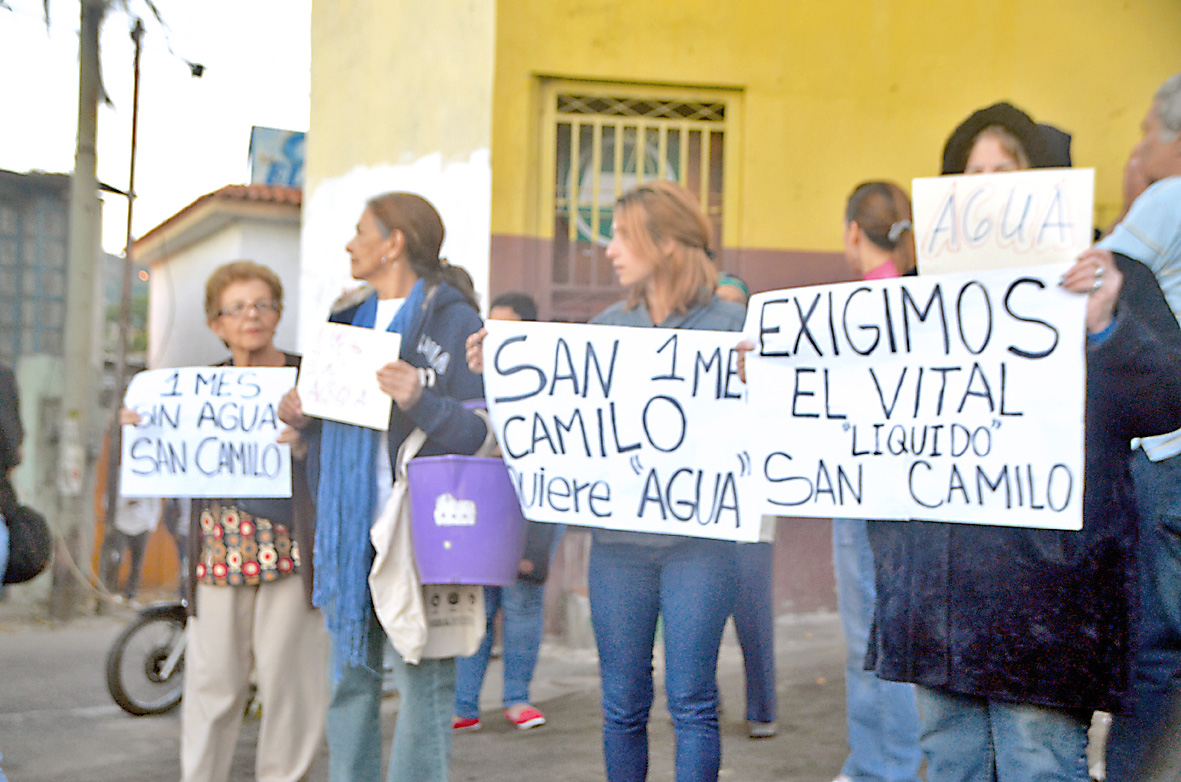 En San Camilo exigen agua
