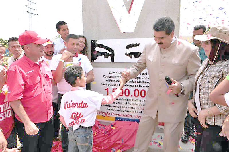 Nicolás Maduro entregó en Cúa la vivienda 1.500.000