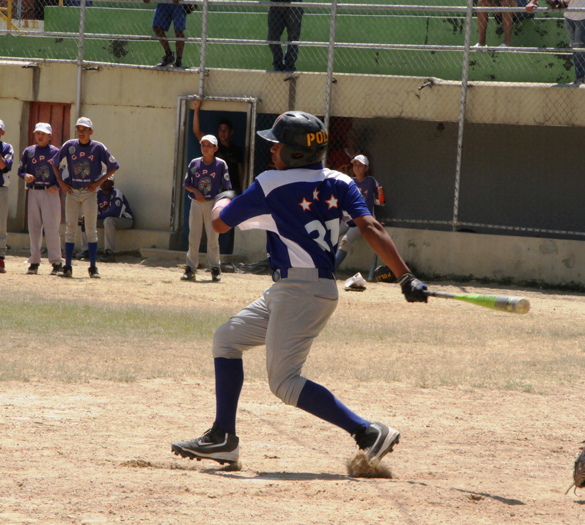 Guaicaipuro dividió con Zamora en béisbol juvenil A y AA