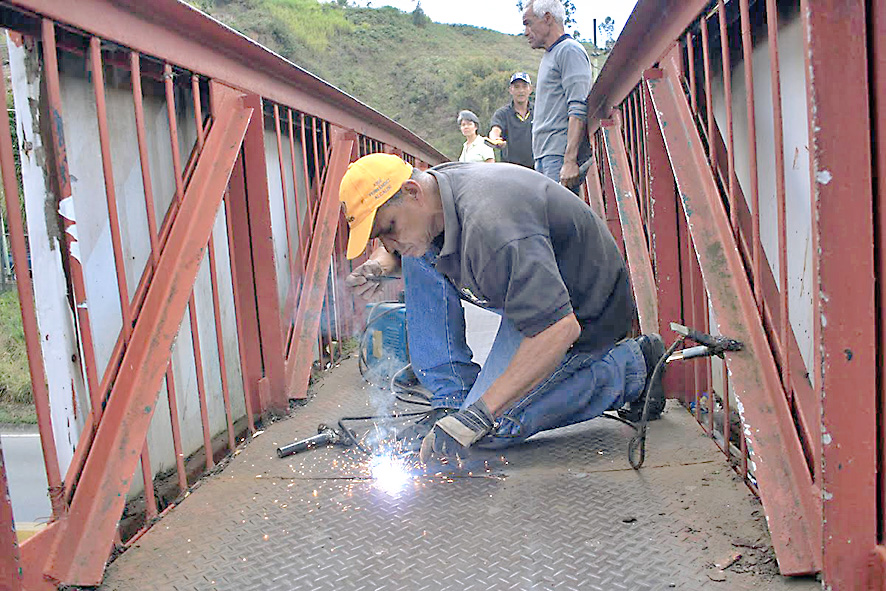 Iniciaron labores de reparación  en pasarela del Km 18