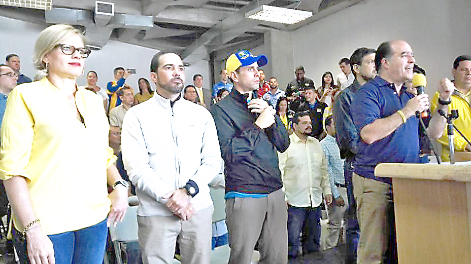 PJ proclama a Capriles como candidato a presidenciales