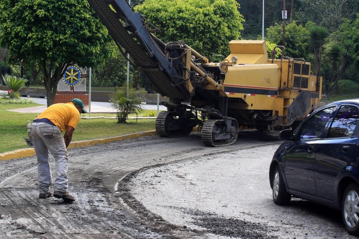 Invierten Bs. 115 millones para asfalto en Los Salias