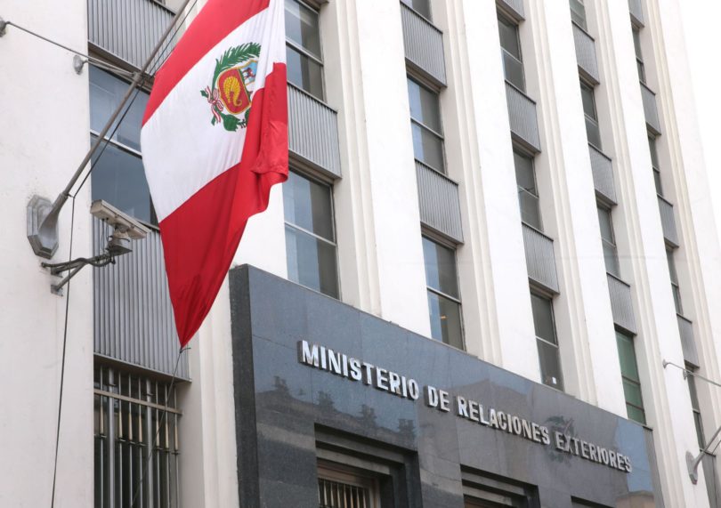 Perú retira de forma “definitiva” a su embajador en Venezuela