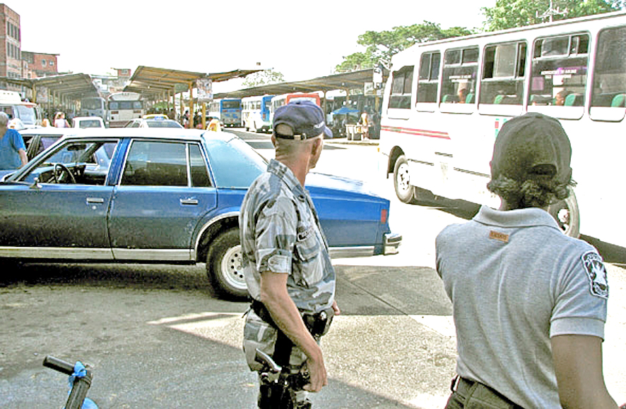 Poliacevedo frustra robo de autobús