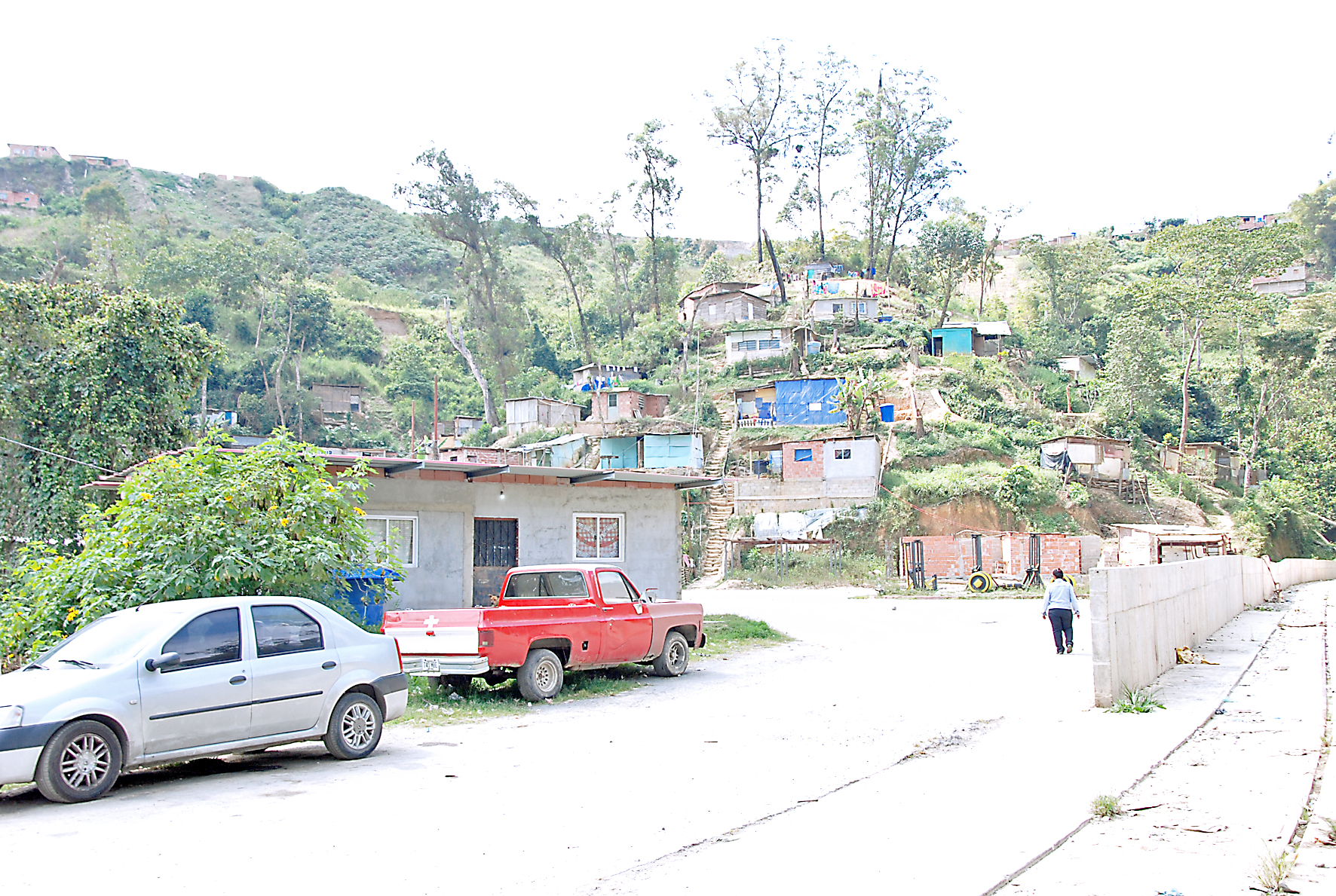 Vecinos de Túnel 10 denuncian fallas en servicios