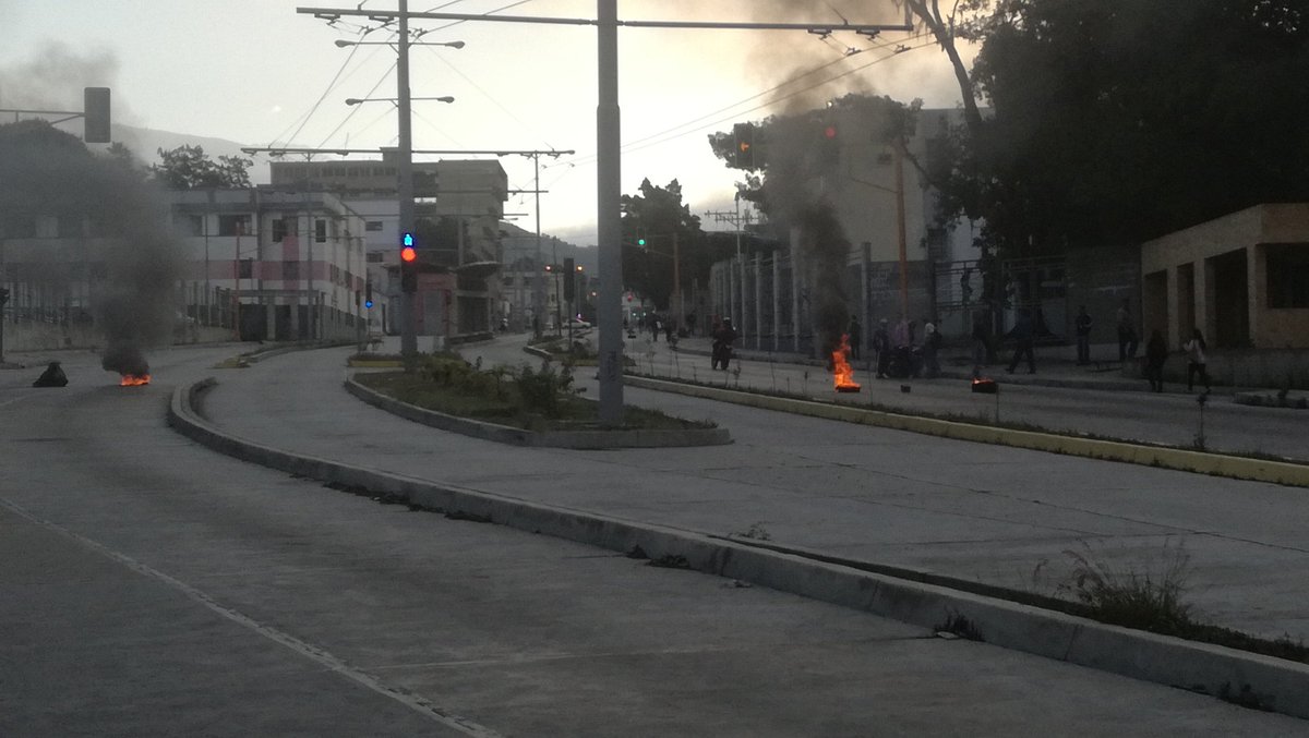 Suspenden actividades en la ULA-Mérida por protestas