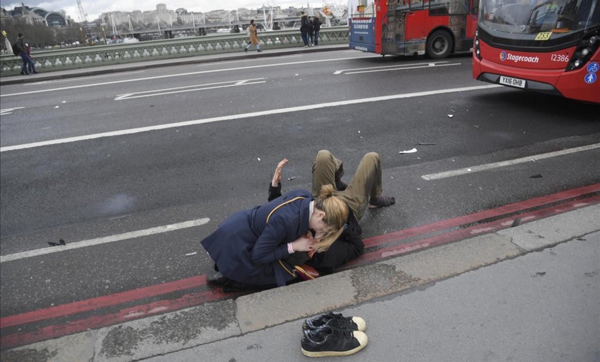 Varios heridos en un ataque cerca del Parlamento británico en Londres
