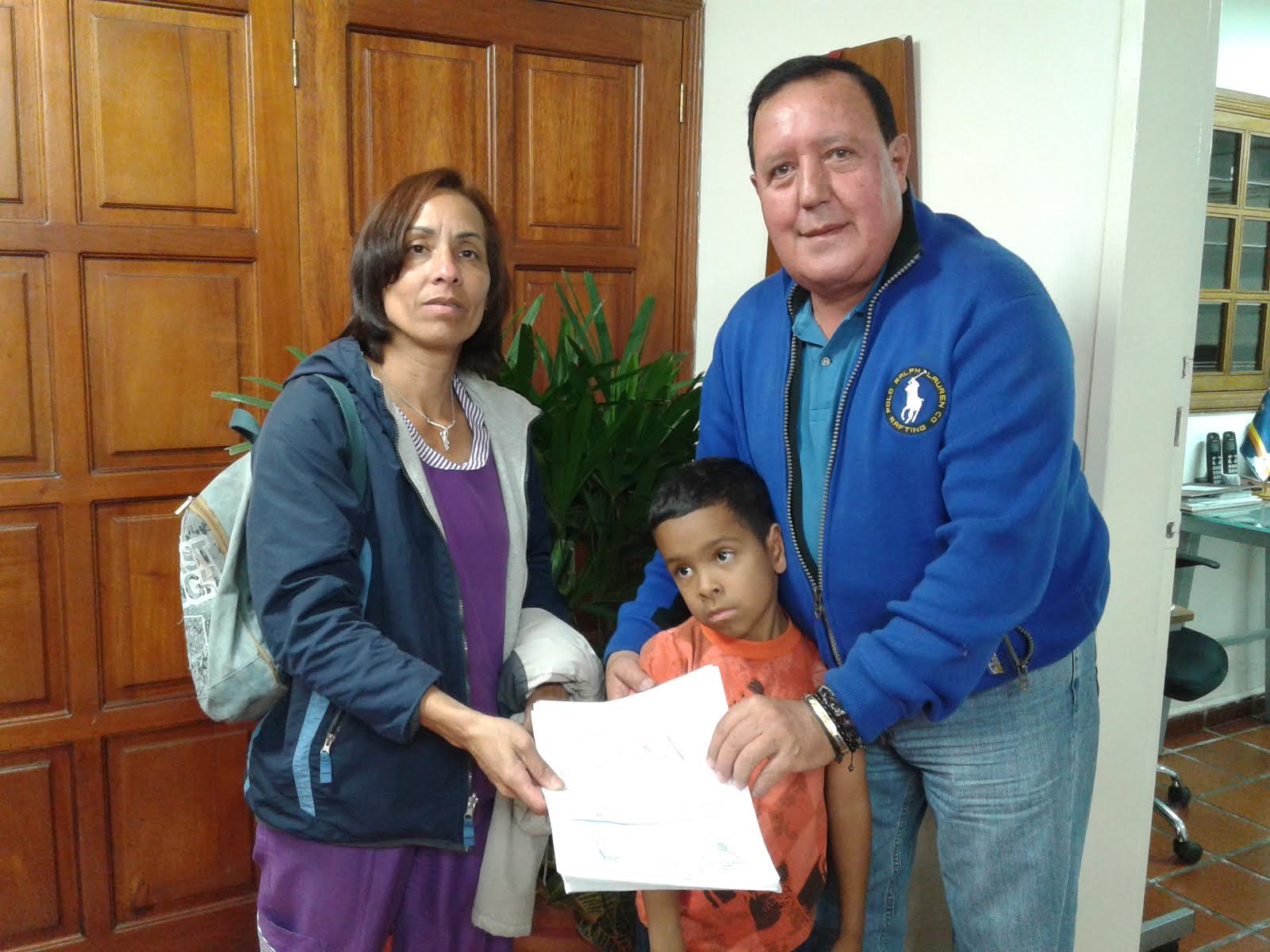 José Luis Rodríguez hizo donación a atleta de ajedrez mirandino