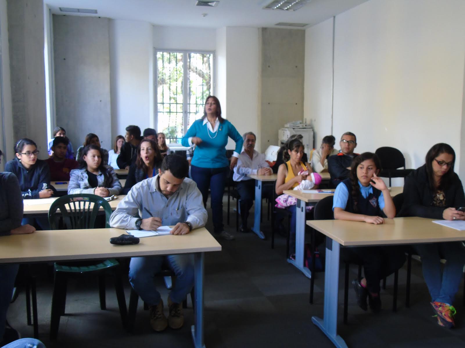 Forman líderes estudiantiles en liceos de la capital mirandina