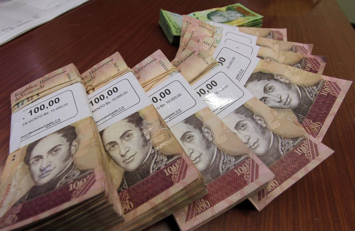 Billetes de 100 bolívares tienen las horas contadas