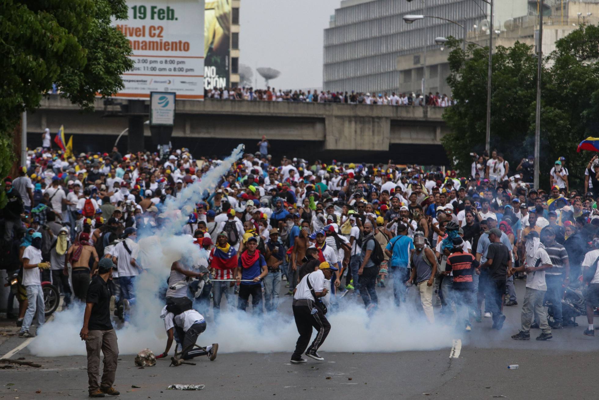 Al menos dos muertos por disparos en las protestas de Venezuela