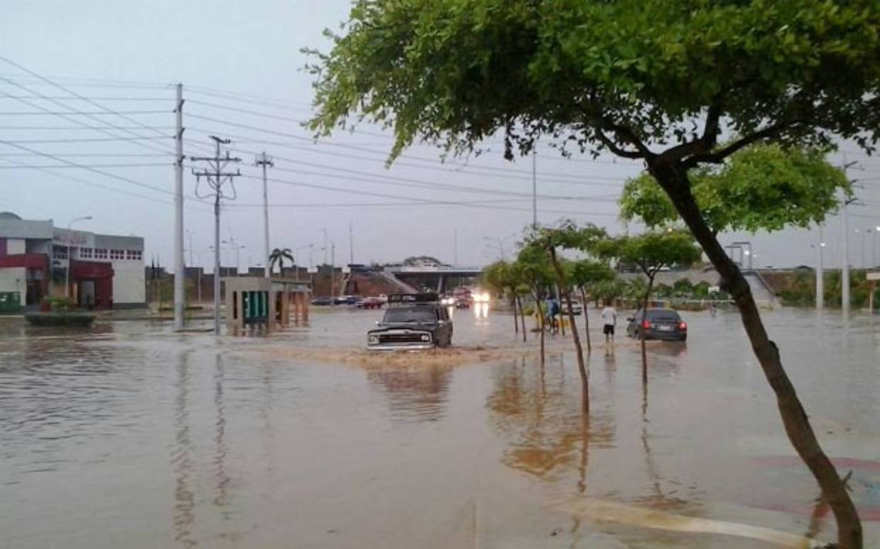 Fuertes lluvias inundaron municipios del estado Zulia