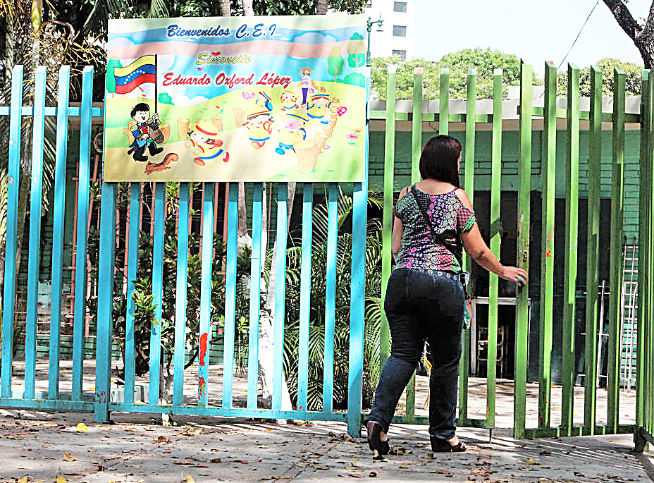 127 niños se quedan sin comida  tras asalto a Simoncito