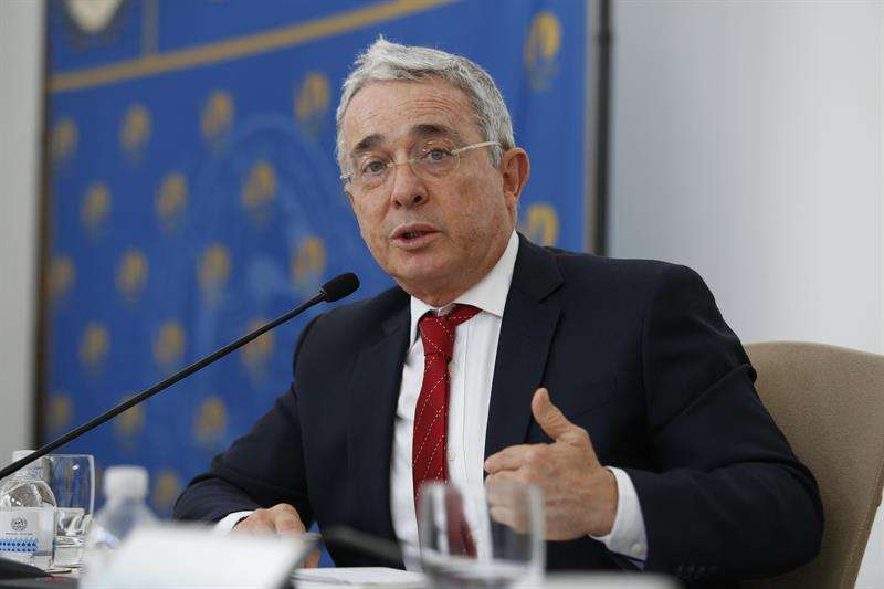 Álvaro Uribe envió carta al congreso de EE UU: “Venezuela debe remover a Maduro”