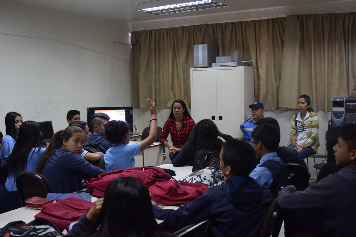 Conversaron sobre prevención  de drogas en UEN El Vigía