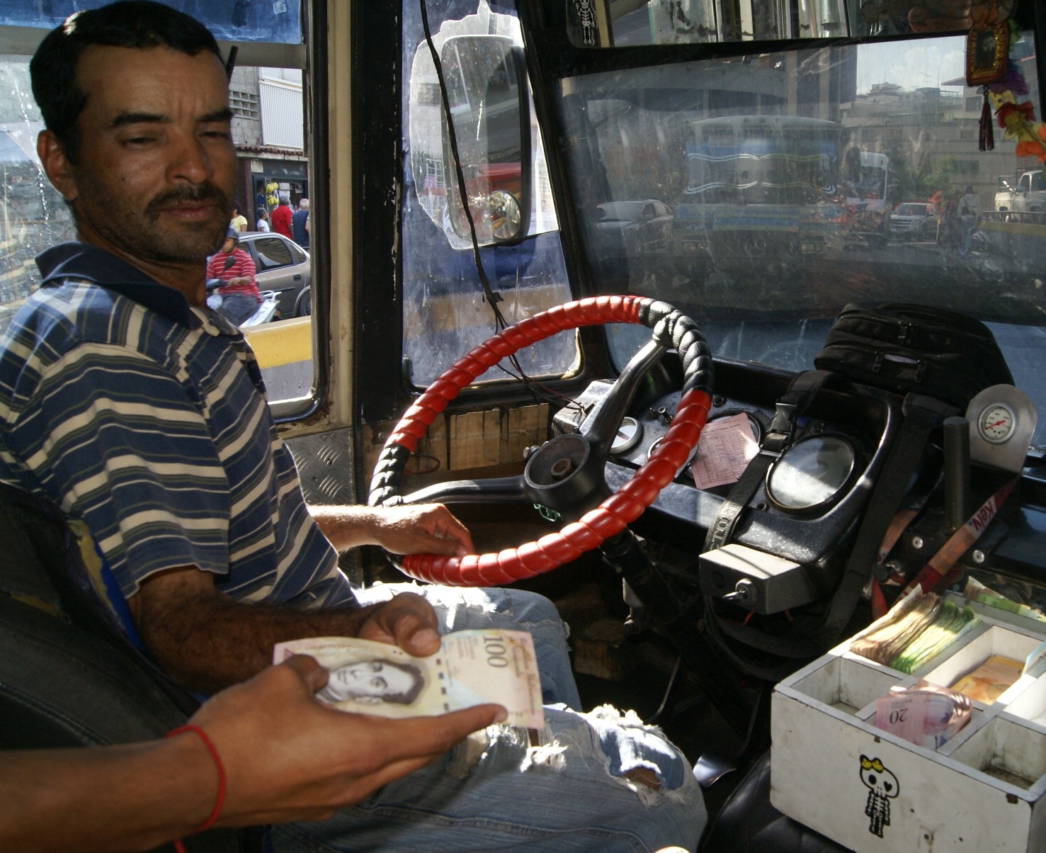 Subirán el pasaje a Bs. 150