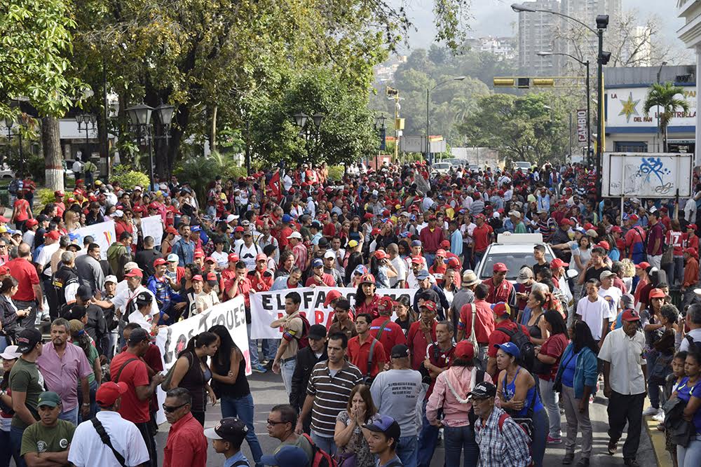 Oficialistas locales  marcharon en Caracas