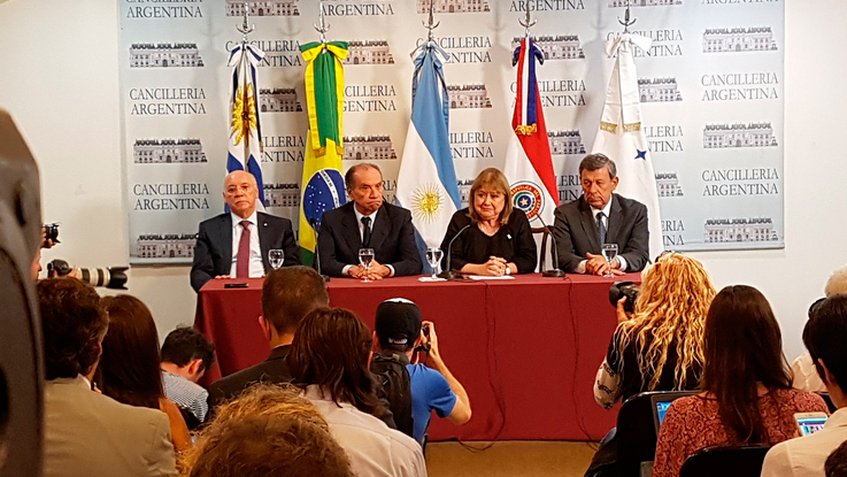 Cancilleres de Mercosur activan la Cláusula Democrática a Venezuela
