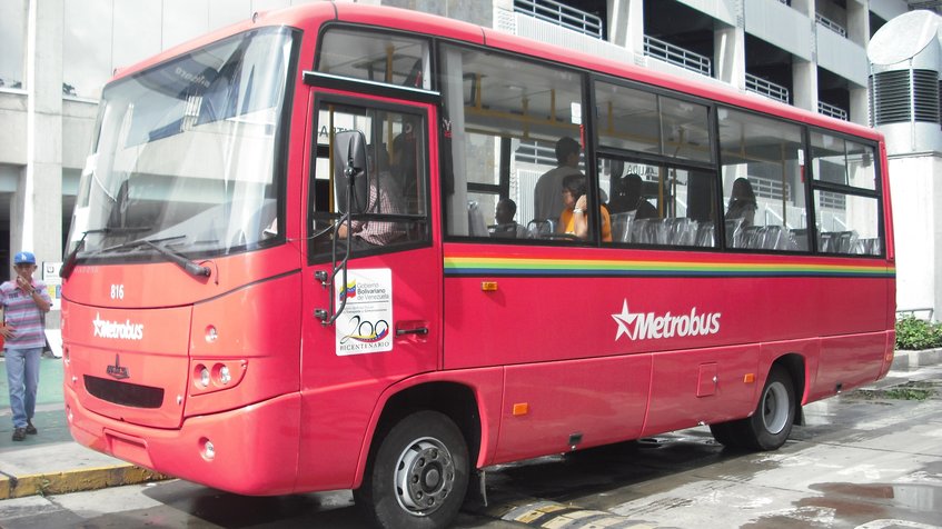 Líneas de Metrobús y BusCCS no están prestando servicio comercial este miércoles