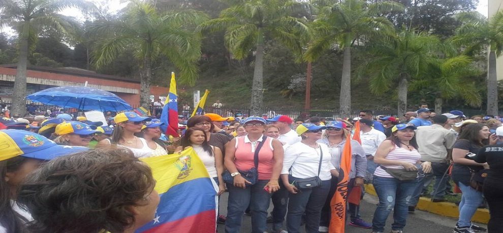 La oposición se moviliza hoy hasta Ramo Verde