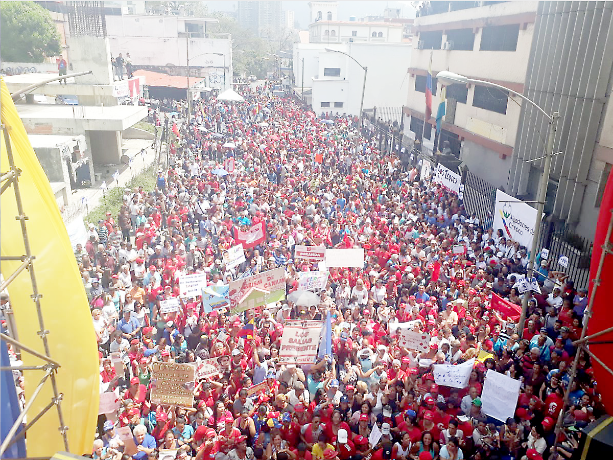 Oficialistas se movilizaron a favor de la paz