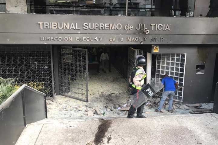 Maduro: “Están identificados todos los que atacaron sede de la Magistratura del TSJ”